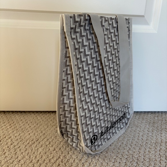 Lululemon shopping tote bag Holiday Design gray Small - Picture 2 of 3